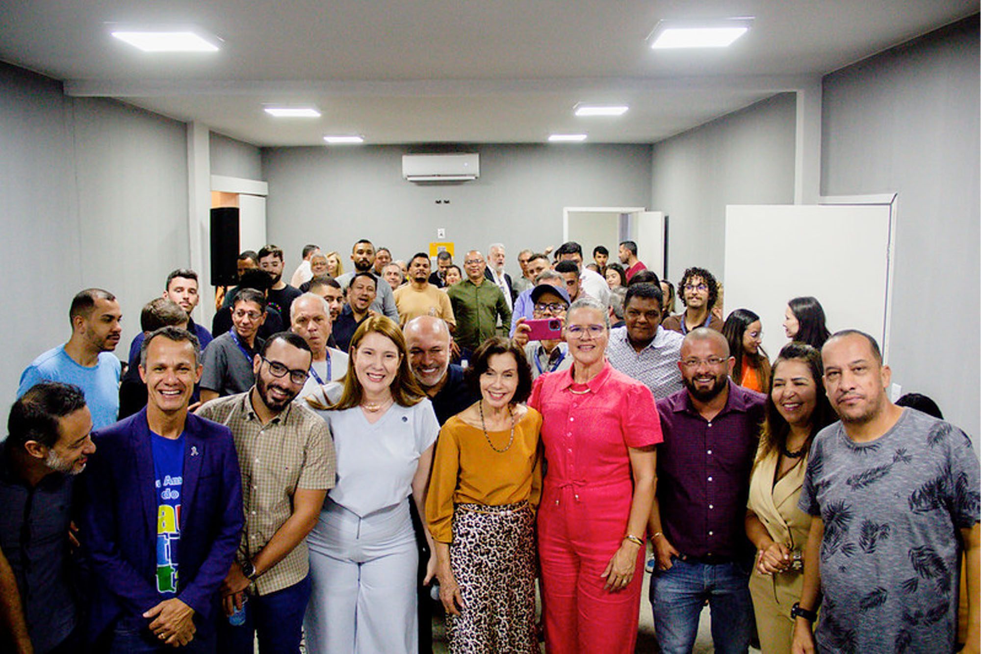 Câmara de Anápolis realiza evento em homenagem à imprensa e reforça laços com comunicadores 2 14022025 Homenagem a imprensa na Camara de Anapolis e marcada por polemica