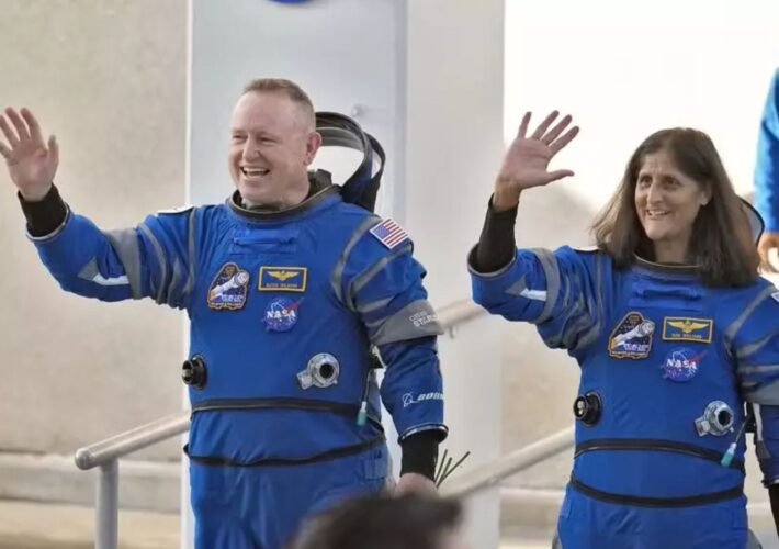Astronautas da NASA Retornam à Terra Após 9 Meses no Espaço 4 Astronautas da NASA Retornam à Terra Após 9 Meses no Espaço