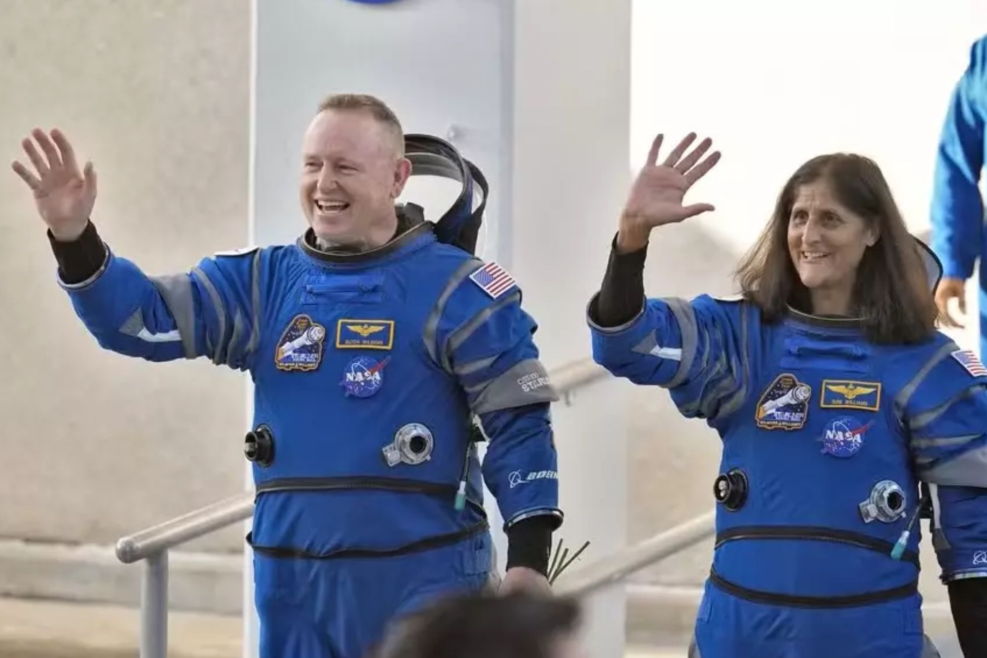 Astronautas da NASA Retornam à Terra Após 9 Meses no Espaço 2 Astronautas da NASA Retornam à Terra Após 9 Meses no Espaço