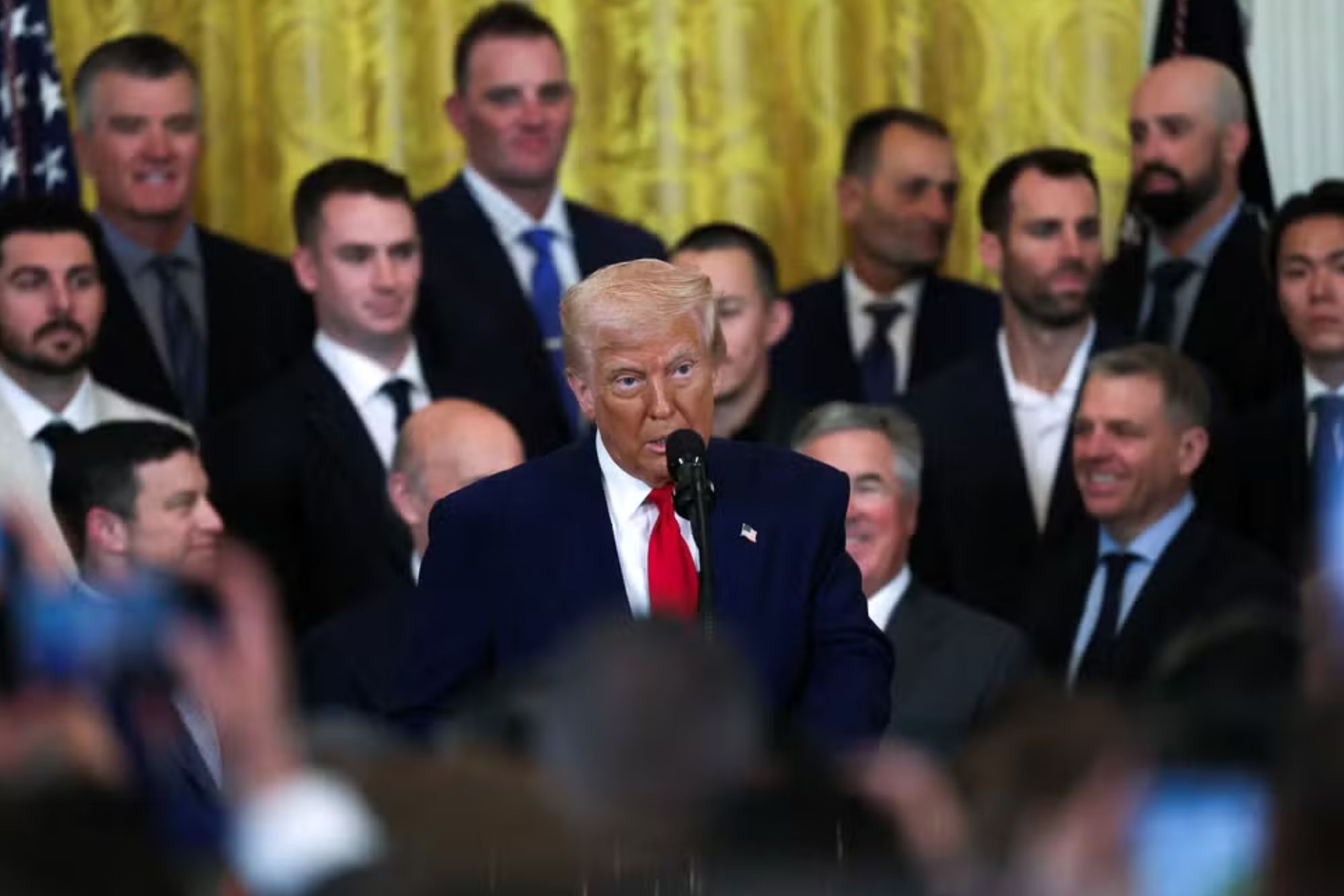 Trump aumenta pressão na guerra comercial com a China, ameaçando tarifa de 50% 2 Trump Aumenta Pressão na Guerra Comercial com a China, Ameaçando Tarifa de 50%