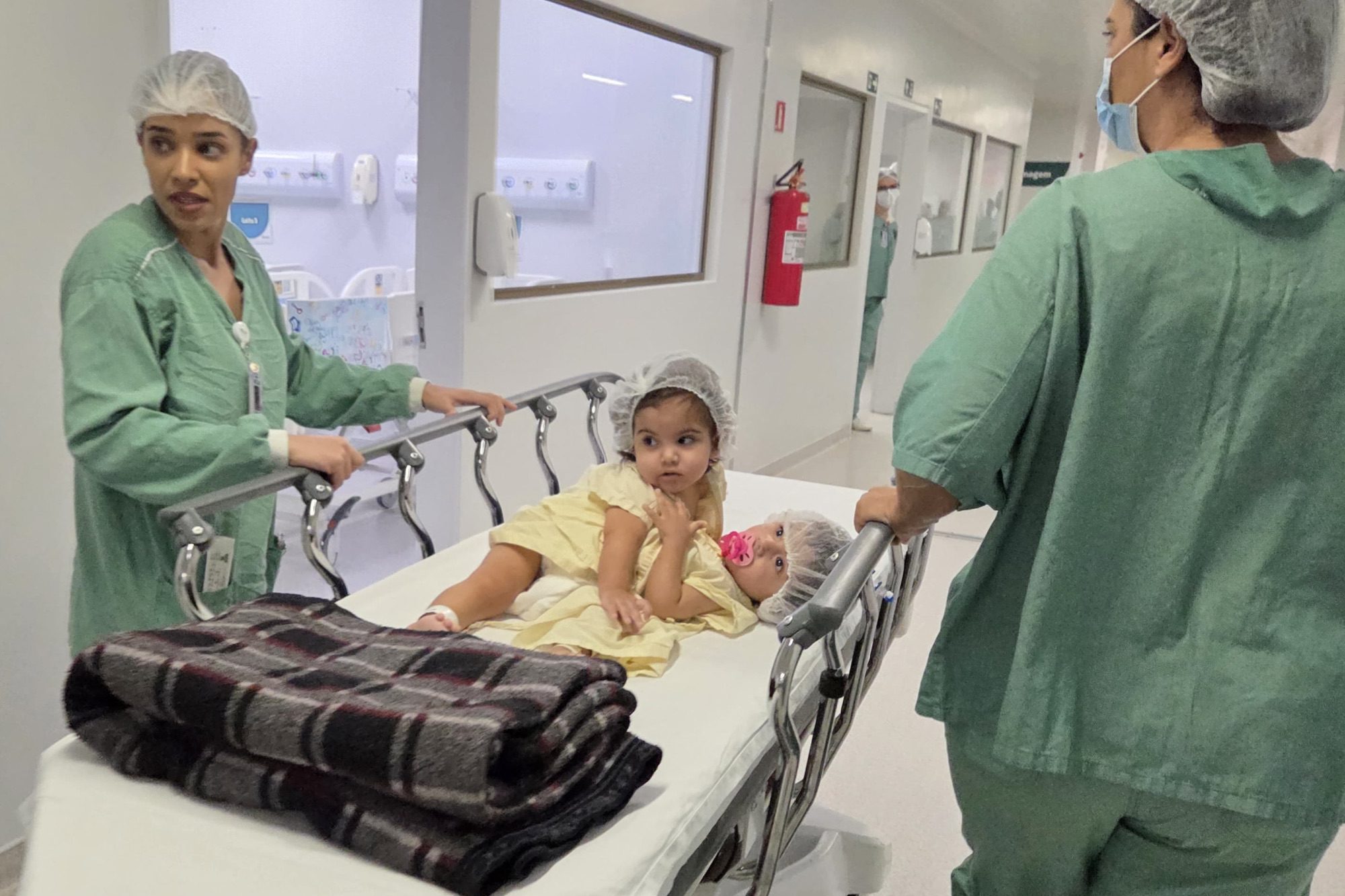 Uma cirurgia de Amor e Esperança: Gêmeas Siamesas passam por separação 2 IMG 3624