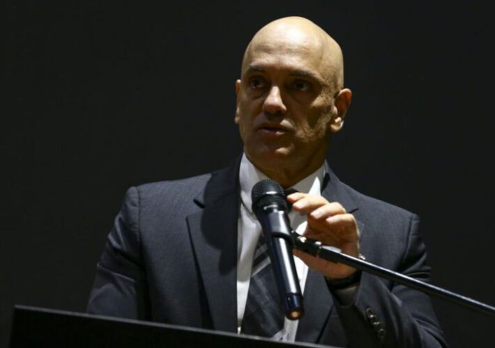 SEMPRE ATENTO: Advogado de Trump alerta para possíveis irregularidades no Caso de Filipe Martins 2 Filipe Martins, Martin de Luca, Trump Media, processo judicial Brasil.
