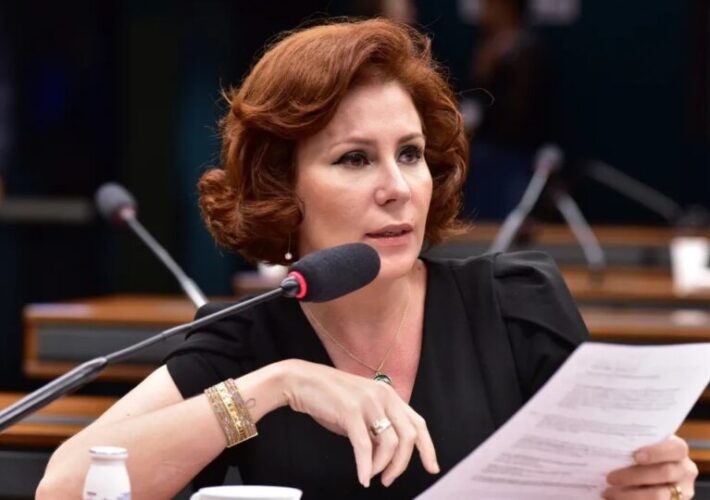 Zambelli agradece apoio de deputados e senadores 3 Carla Zambelli, prisão, carta de agradecimento, apoio político.