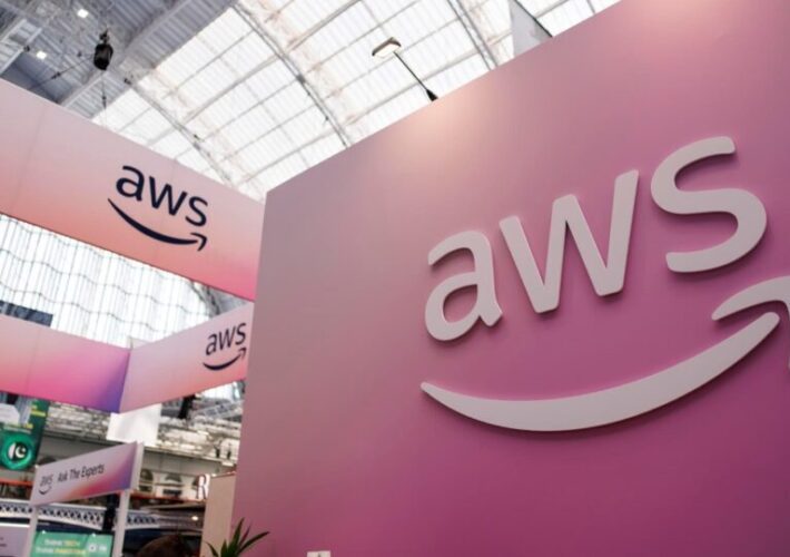 Pane na Amazon derruba serviços de mais de 500 empresas 3 Amazon AWS pane, falha na Amazon, impacto serviços nuvem, dependência tecnologia.