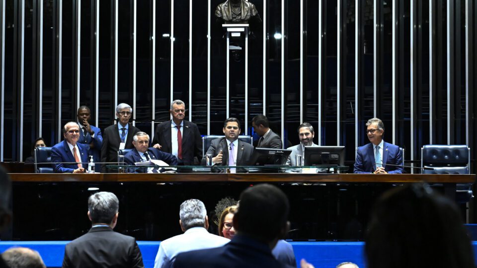 Senado libera R$ 5 bi para defesa e Petrobras avança 2 economia brasileira, defesa nacional, investimentos, Petrobras.