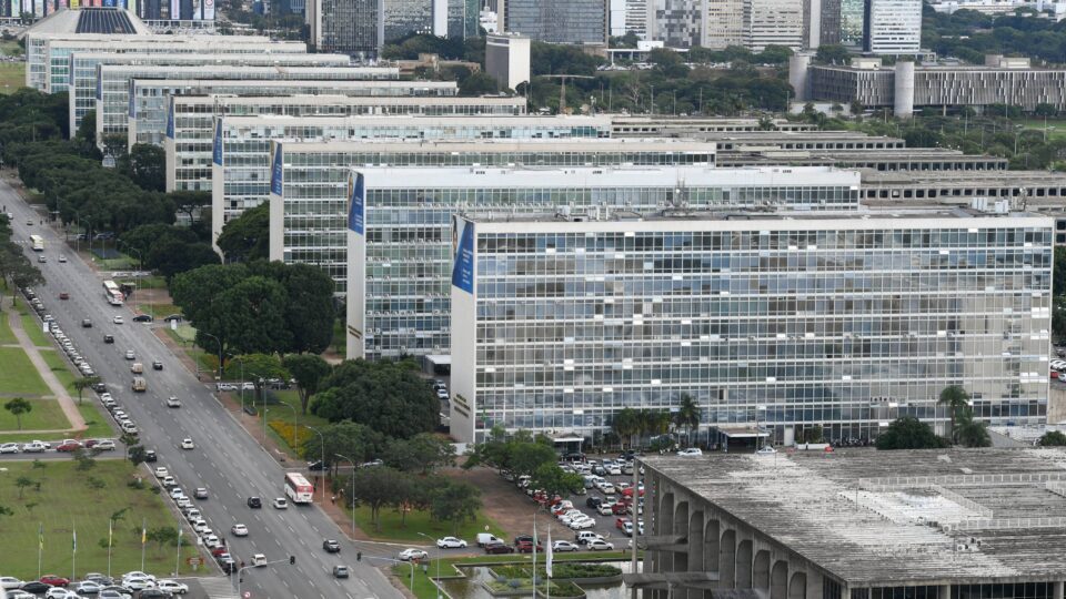 PEC da reforma administrativa é protocolada na Câmara 2 reforma administrativa, PEC da reforma administrativa, servidores públicos, mudanças propostas.