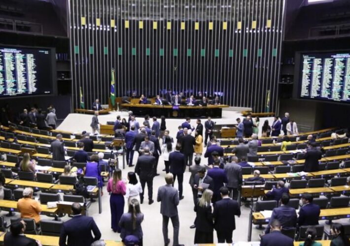 Câmara aprova gratuidade no despacho de bagagem 5 bagagem gratuita, Câmara dos Deputados, voos nacionais, bagagem despachada.