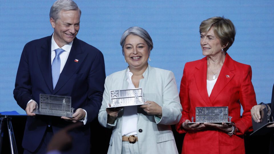 Candidata de Boric perde para direita em simulações 2 Jeannette Jara, eleições no Chile, Gabriel Boric, direita chilena.