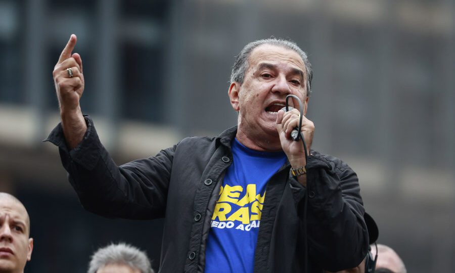Silas Malafaia critica a intolerância de opiniões na direita 2 Silas Malafaia, liberdade de expressão, polarização política, direita brasileira.