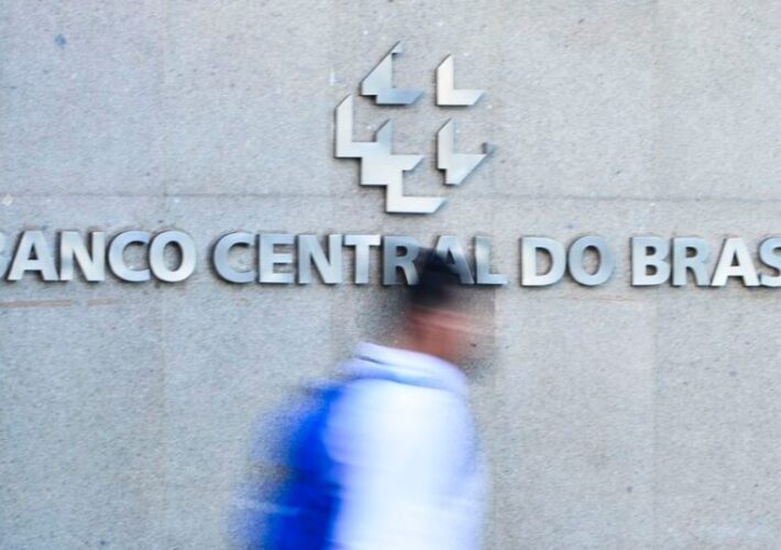 BC mantém juros em 15% e desafia governo por inflação 3 taxa de juros, Banco Central, inflação, política monetária.