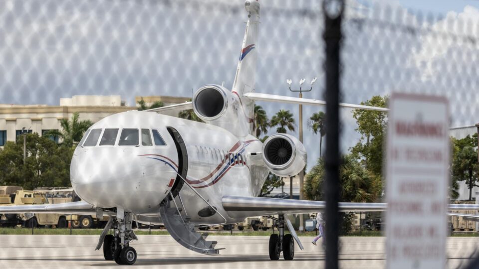Agente dos EUA tenta desviar avião de Maduro para prisão 2 maduro, EUA, Venezuela, avião.