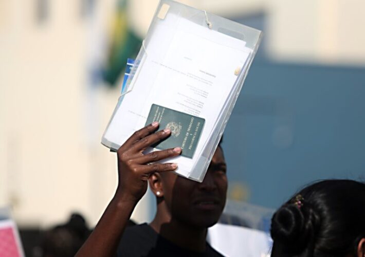 Desemprego se mantém em 6 milhões no Brasil 2 desemprego, taxa de desemprego, mercado de trabalho, setor privado.