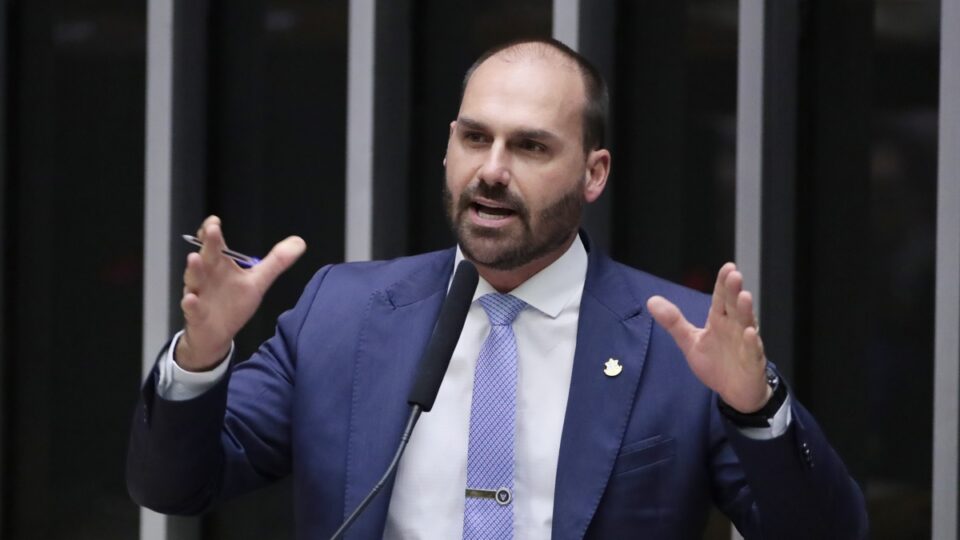 Eduardo Bolsonaro critica recuo do irmão em SC 2 Eduardo Bolsonaro, Santa Catarina, PL-SC, senado.